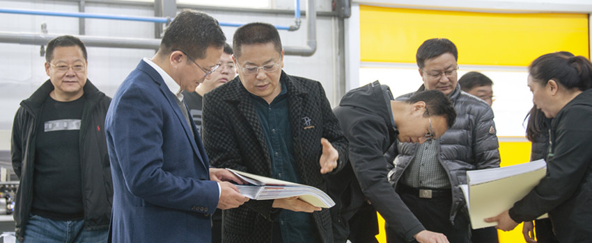 侯景濱走訪印刷、影像市場