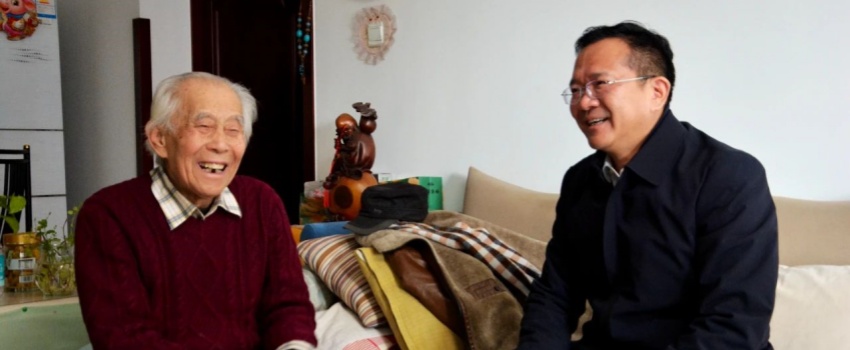 中國樂凱黨委領(lǐng)導(dǎo)看望慰問樂凱老領(lǐng)導(dǎo)、老專家、老干部、老黨員及生活困難職工